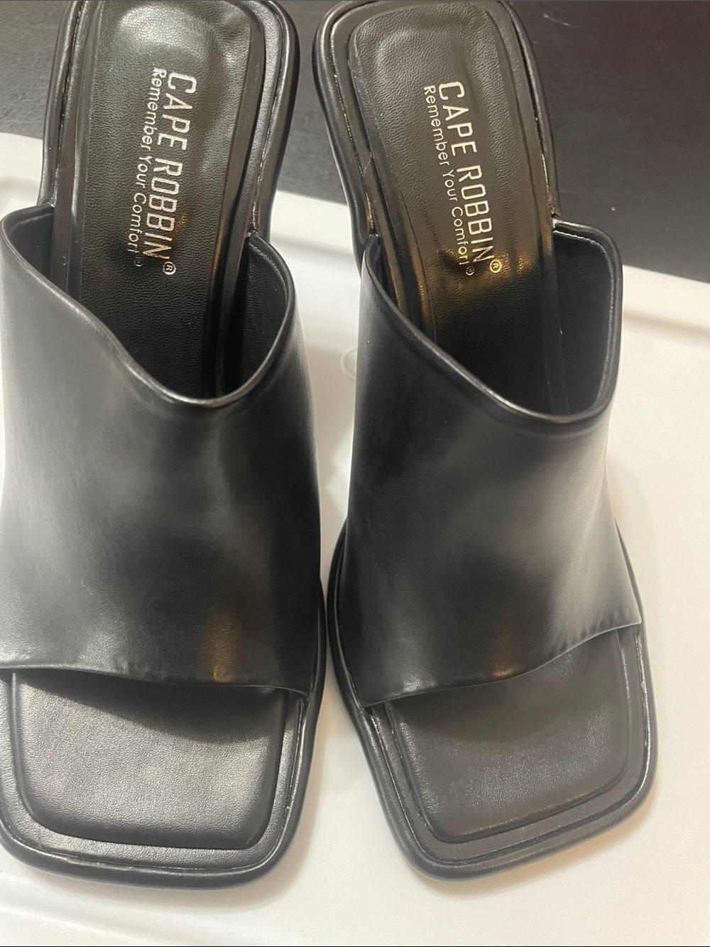Cape Robbin Ander slip on Black stiletto Heels Sz.9  NWT very nice looking